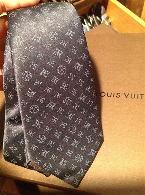 cravate louis vuitton|Louis Vuitton pocket square.